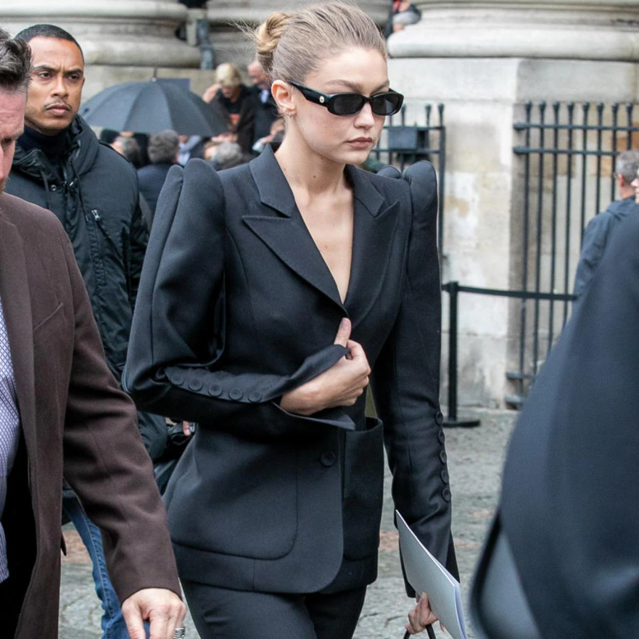 No busques más, la blazer negra más especial (y ponible) acaba llegar a Sfera y es bonita que parece de lujo | Mujer Hoy