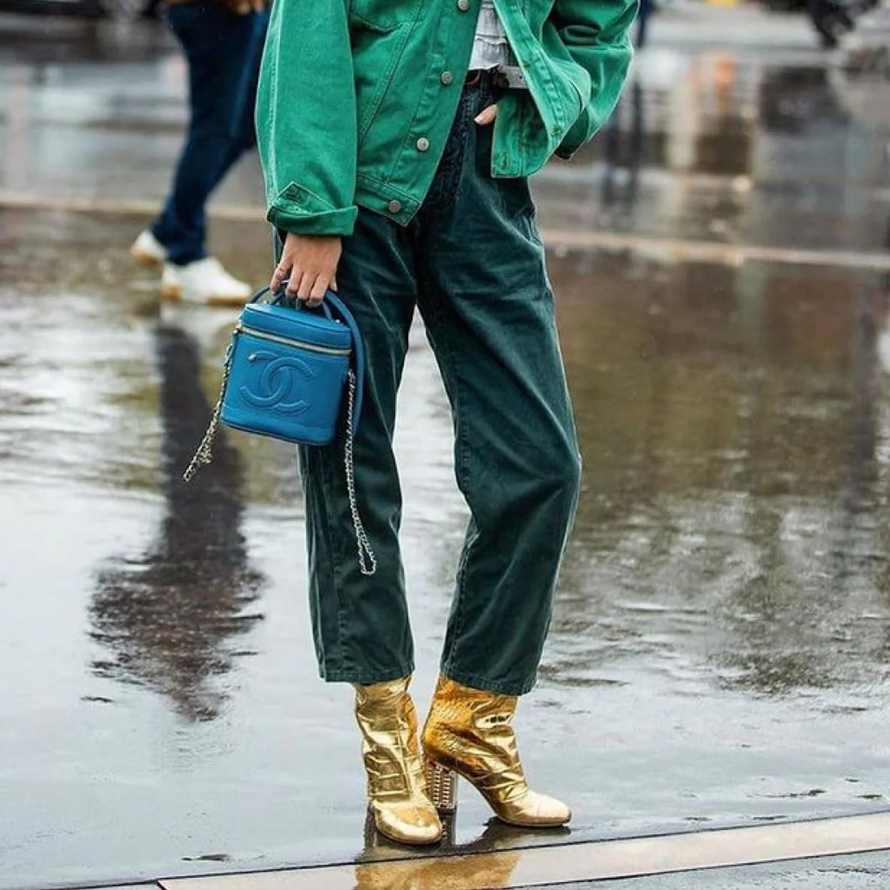 Las botas de Zara que son idénticas a las de Chanel y con las que subirás  el nivel de tus looks más básicos | Mujer Hoy