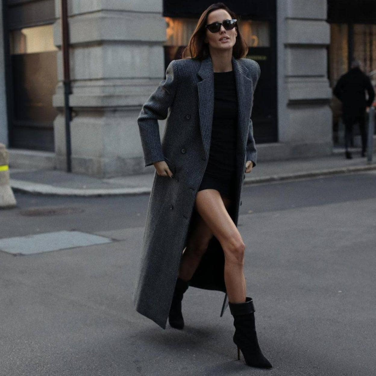 Los botines negros de tacón de Zara que tienes que comprar en rebajas estilizan alargan las piernas son el calzado más estiloso del invierno | Mujer Hoy