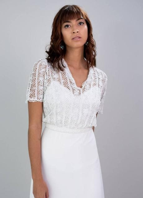 La blusa perfecta para las que no quieren llevar vestido de novia y que  podrás seguir usando después de la boda (y una alternativa más asequible) |  Mujer Hoy