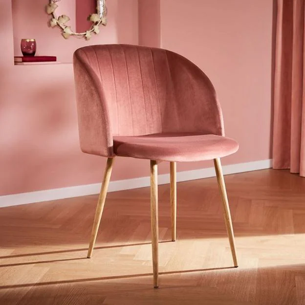 Descendencia Amplificar codicioso Esta silla de terciopelo ideal para tu salón parece de lujo, pero cuesta  menos de 40 euros en las rebajas, arrasa en Instagram y no deja de agotarse  | Mujer Hoy