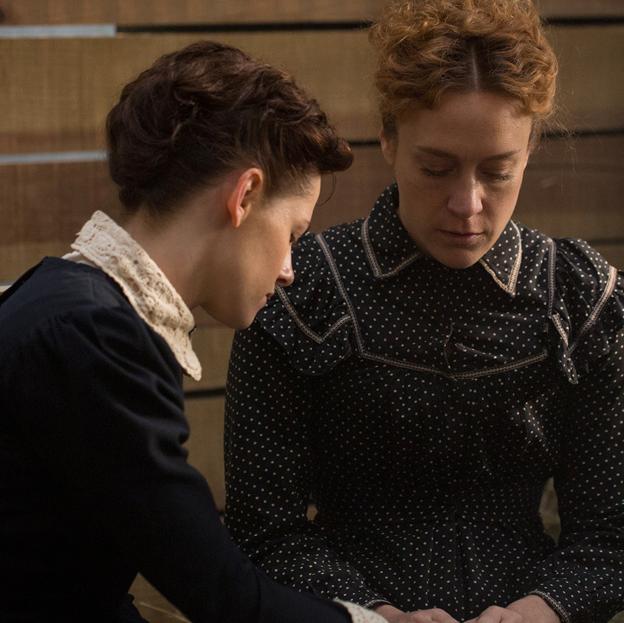 Kristen Stewart y Chloë Sevigny en una escena de Lizzie.