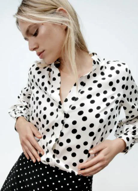 Zara ha incluido en su última colección tres prendas con estampado de lunares que son para hacer de tus looks algo impecable | Mujer Hoy
