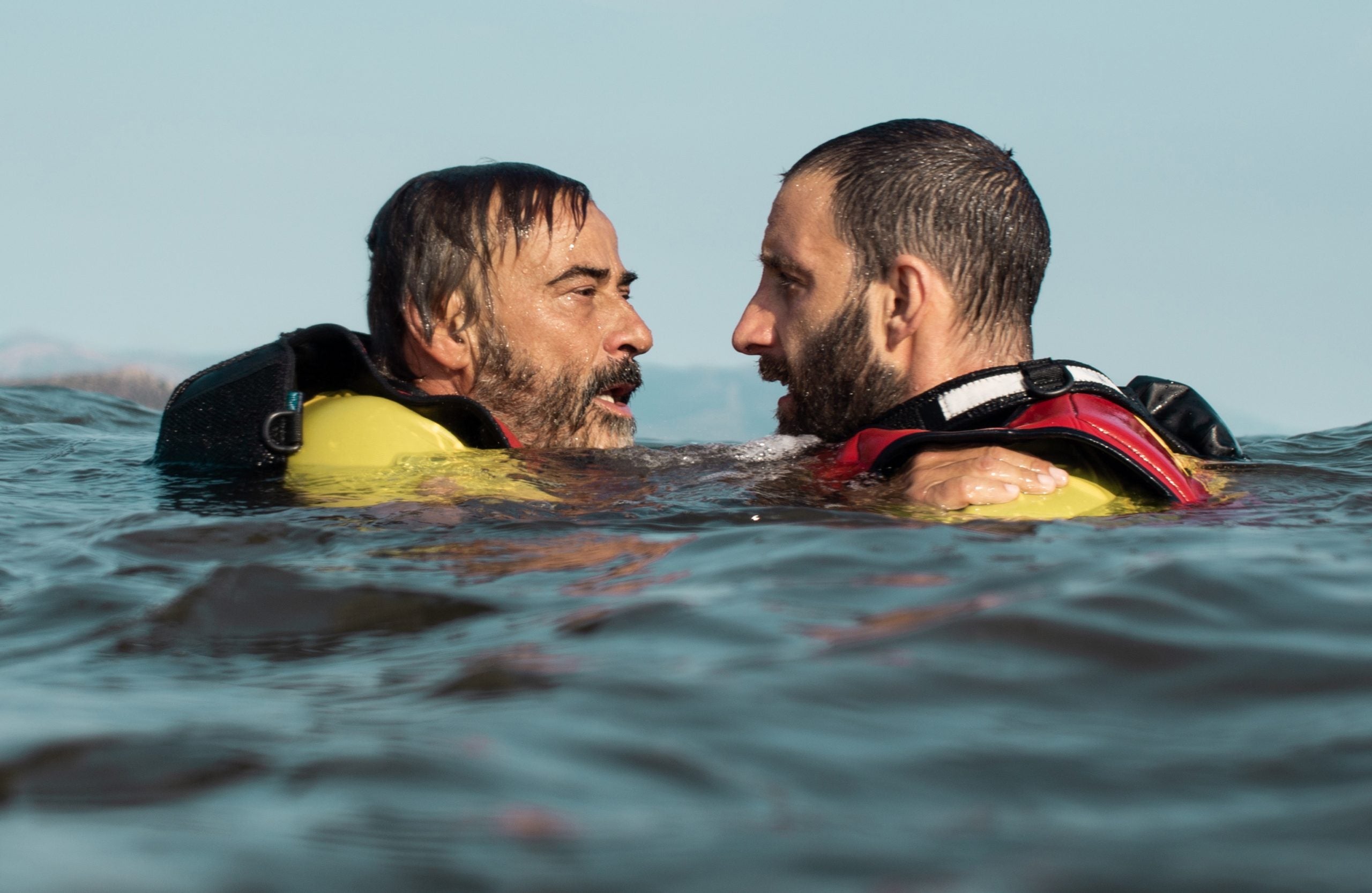 Eduard Fernández y Dani Rovira en una escena de Mediterráneo.