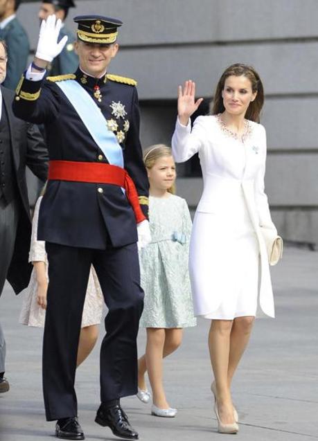 Otra ocasión importante en la que Letizia lució un Varela fue el día de la proclamación de Felipe VI.