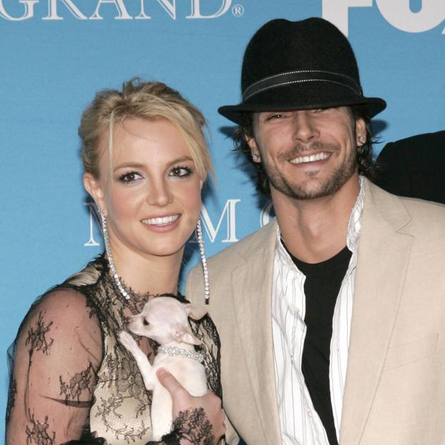 BRITNEY SPEARS Y KEVIN FEDERLINE La cantante y su ex marido mostraron en su reality una idealizada versión de su relación, del compromiso a la boda.