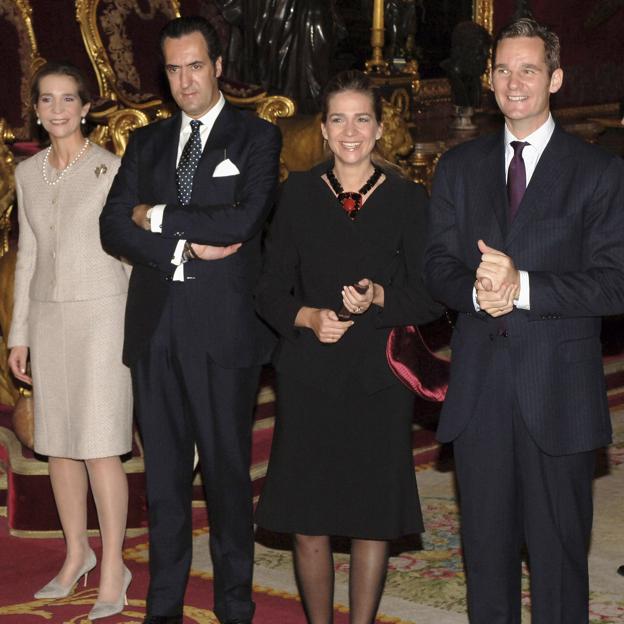 La infanta Elena y Jaime de Marichalar, cuando aún estaban casados, junto a la infanta Cristina e Iñaki Urdangarin, cuando eran los duques de Palma.