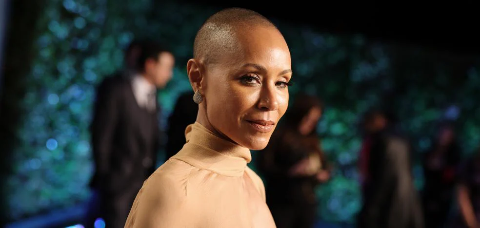 moderadamente apoyo Esperanzado Qué es y qué diagnóstico tiene la alopecia, la enfermedad que padece la  mujer de Will Smith, Jada Pinkett (y que ha provocado el incidente del  bofetón en los Óscar) | Mujer