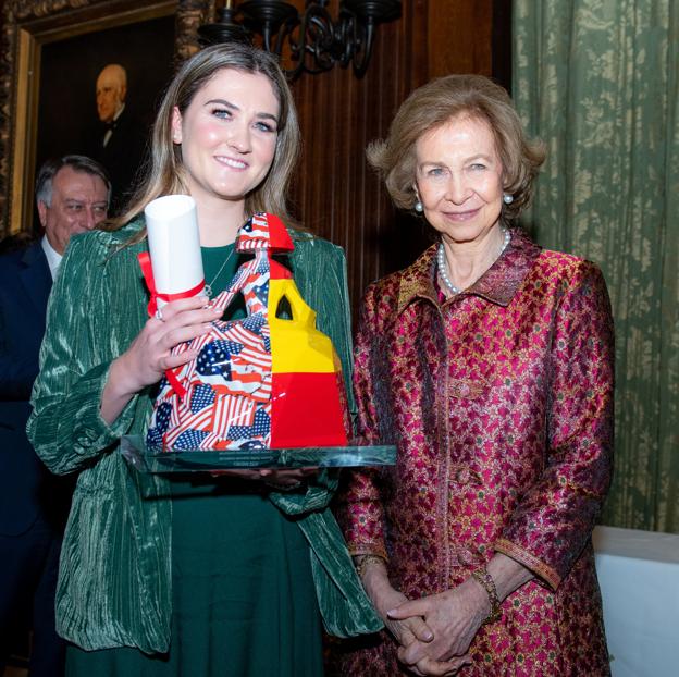 La hija del Chef José Andrés, Carlota Andrés, junto a doña Sofía.