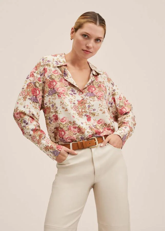 Las blusas y camisas estampadas de Mango son perfectas para un look con vaqueros que te vas a toda la temporada | Mujer