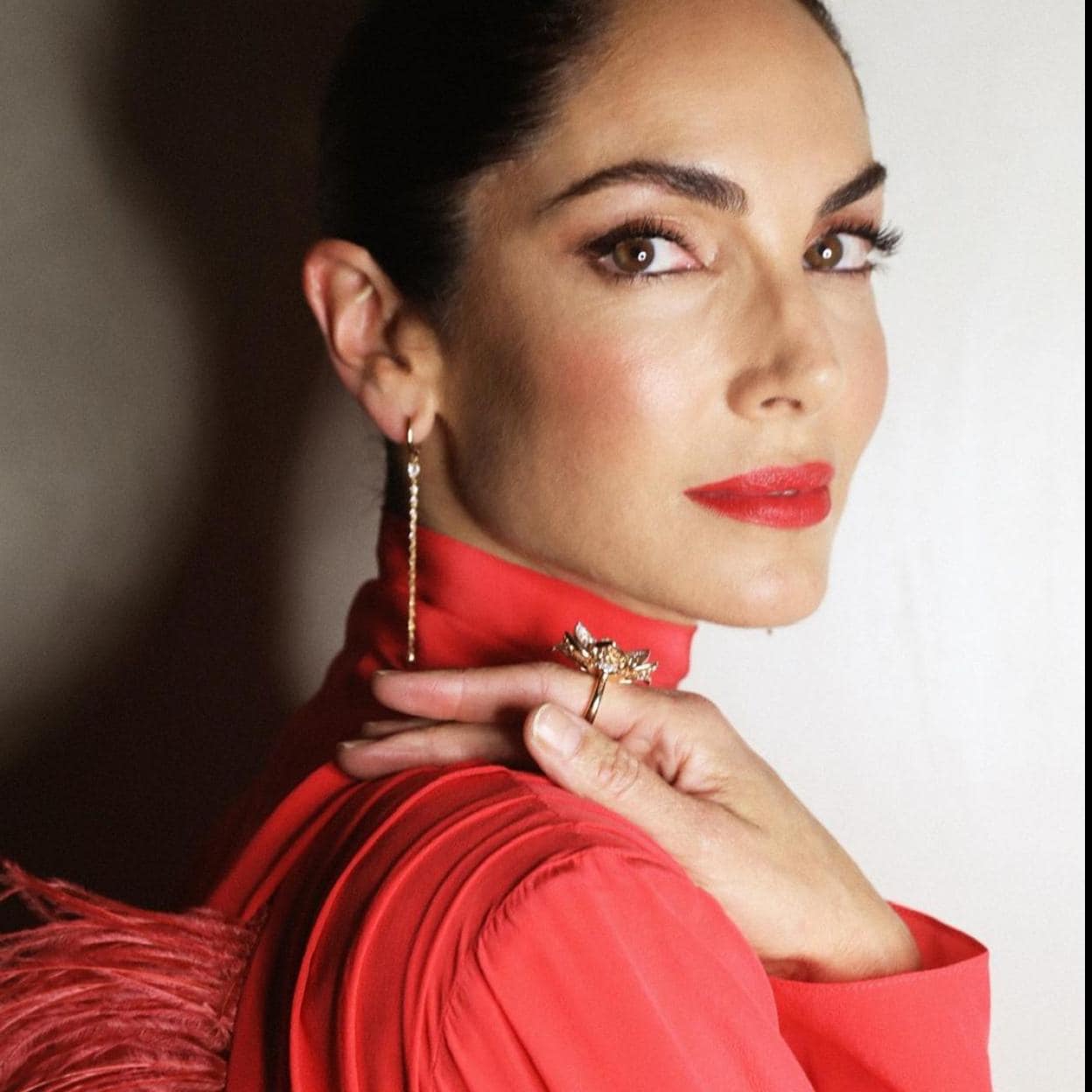 Ficha el espectacular rojo made in Spain de Eugenia Silva con que vas a ser la invitada perfecta | Mujer Hoy