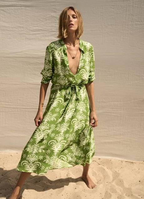 Este vestido de Zara es perfecto para aquellas que buscan un look fresco y primaveral