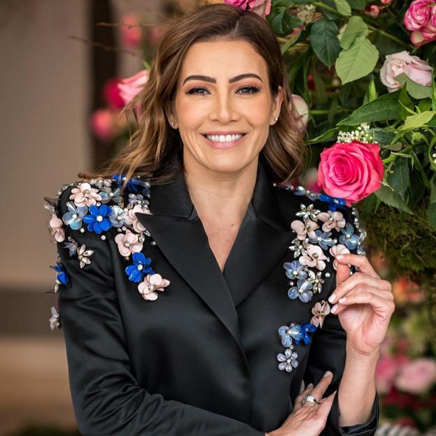 Virginia Troconis ha encontrado en Zara los zapatos destalonados y de tacón cómodo que parecen de lujo y los ha llevado en este look perfecto