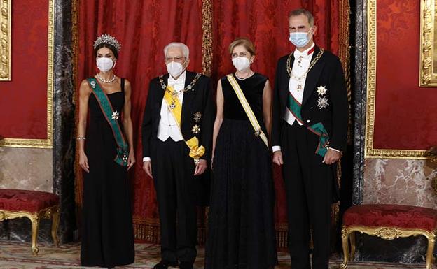 Los reyes en la cena de gala con el presidente de Italia, Sergio Matarella.