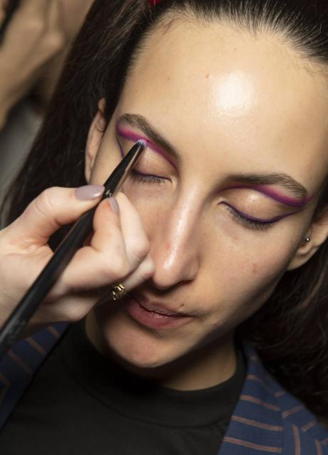 El maquillaje de ojos neón va a triunfar en 2022