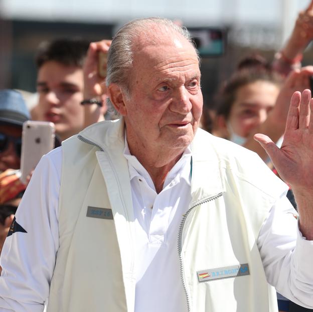 Las claves de la vuelta del rey Juan Carlos I a Sanxenxo (y a España): recuerdos de su infancia, pasión por la navegación y el reencuentro con su nieto Pablo