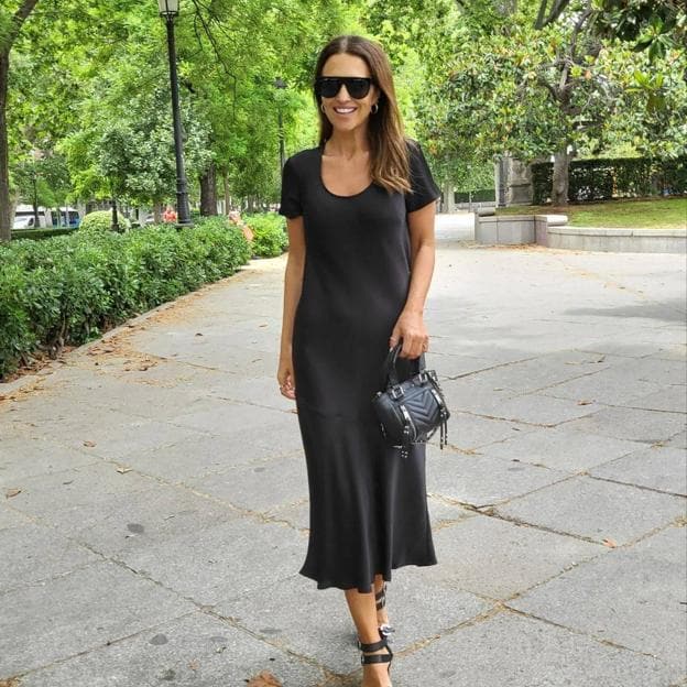 limpiar Plata Final Sabemos dónde comprar el vestido negro que triunfa entre las influencers  porque es elegante, favorecedor y muy ponible | Mujer Hoy