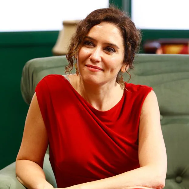 cadena Ceniza arquitecto El estilizador vestido rojo de Isabel Díaz Ayuso que puedes comprar en  Mango por menos de veinte euros | Mujer Hoy