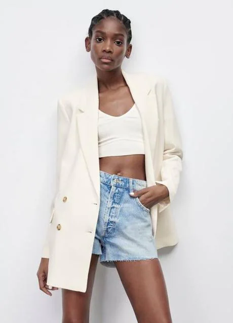 Esta es la blazer de Zara que arrasa en Instagram: de estilo fluido, disponible en dos y muy favorecedora | Mujer