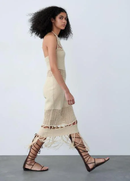 Las sandalias romanas de Zara que combinan con son el calzado cómodo del verano más estiliza | Mujer
