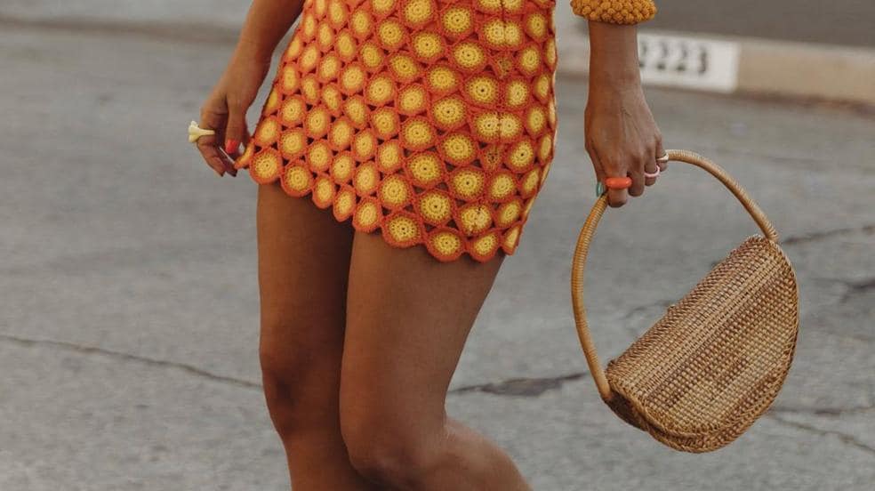Los bolsos de rafia más cómodos, originales y bonitos que son perfectos para los looks de verano