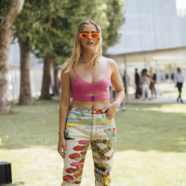 Los pantalones estampados de las rebajas H&M van ser los protagonistas de tus looks veraniegos | Mujer Hoy