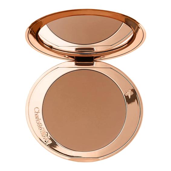 Polvos bronceadores Airbrush Bronzer, de Charlotte Tilbury 