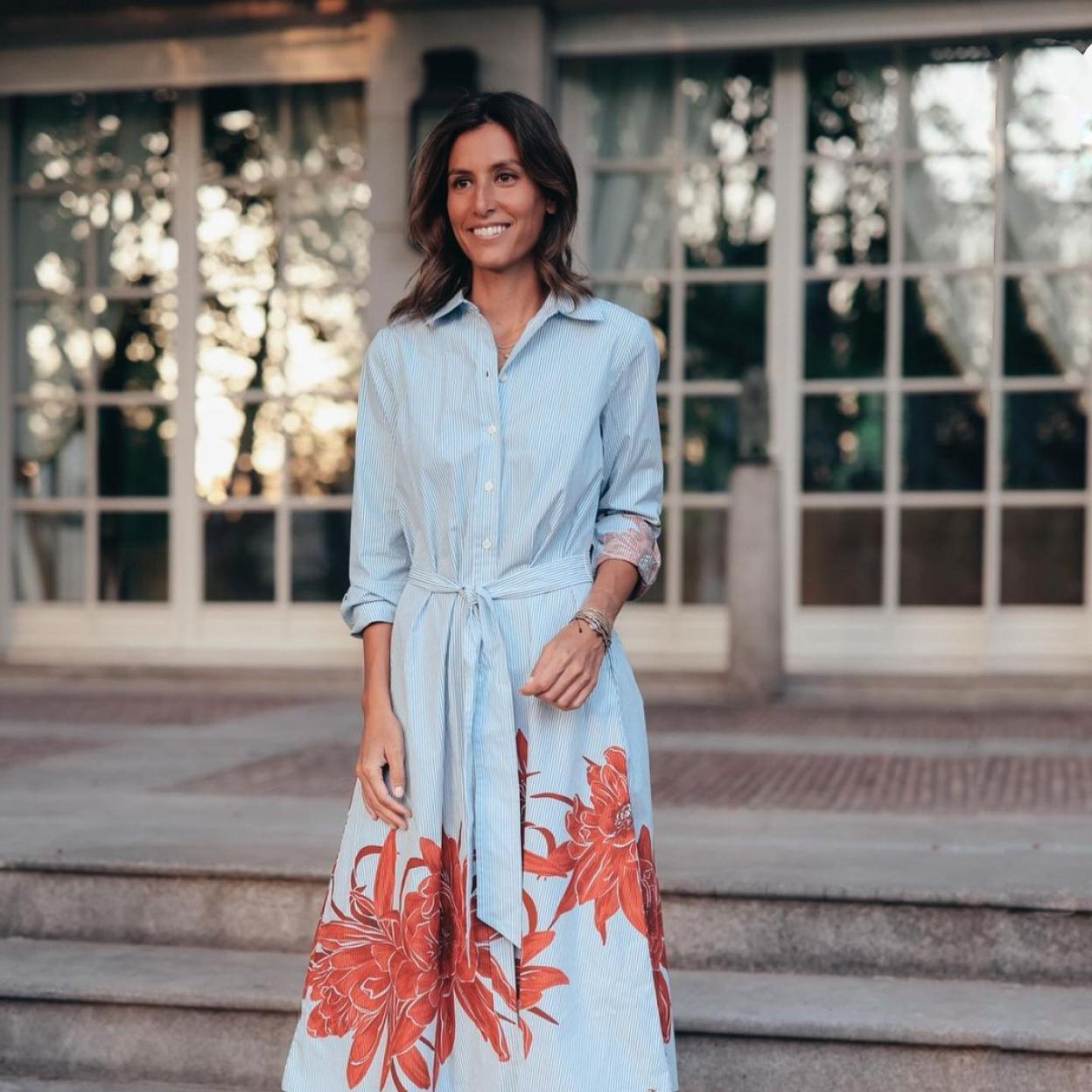 El look fácil de verano con minifalda pareo de Ana Boyer que es perfecto para el día a día o como invitada (y tiene descuento)