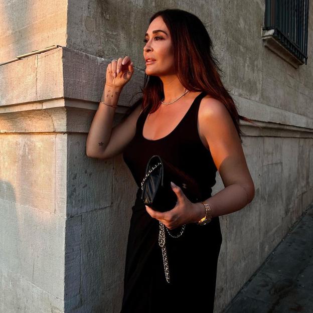 El vestido negro de verano: pistas de Vicky Martín Berrocal y las influencers para comprar el que más favorece y rejuvenece después de los 50