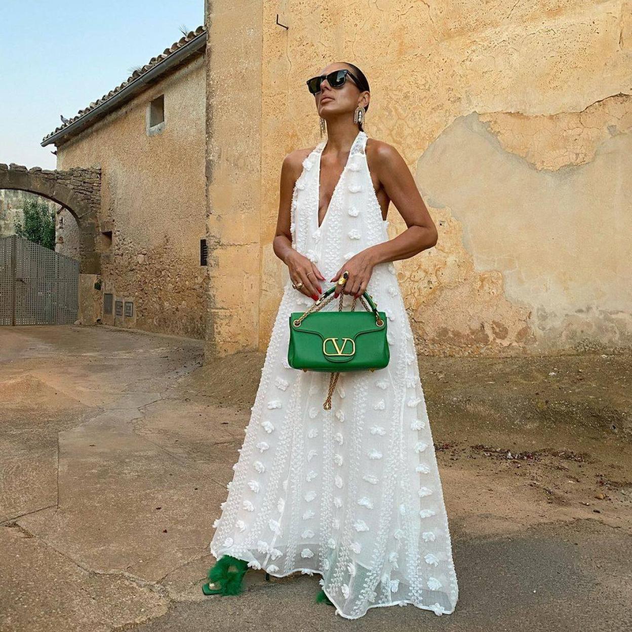 Cierto Investigación Asesinar El vestido blanco más elegante del verano es este de Massimo Dutti Studio  que puedes llevar en cualquier ocasión y ser la mejor vestida | Mujer Hoy
