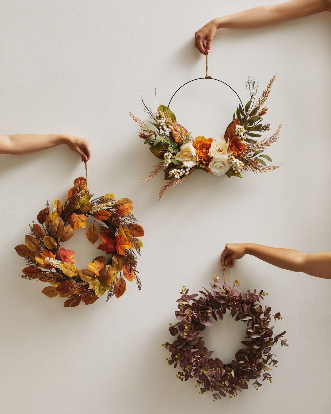 Chollos deco de Primark Home para el otoño: coronas de flores