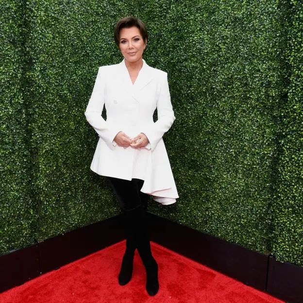 SANTA MONICA, CA - JUNE 16: TV personality Kris Jenner attends the 2018 MTV Movie And TV Awards at Barker Hangar on June 16, 2018 in Santa Monica, California. (Photo by Emma McIntyre/Getty Images for MTV)/Kris Jenner