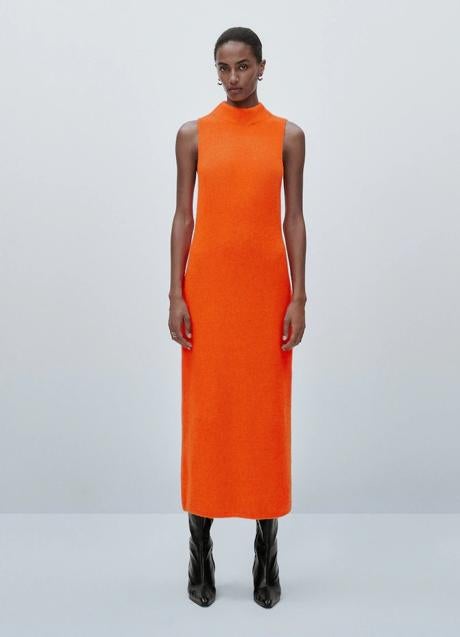 Vestido de punto en naranja de Massimo Dutti. Foto: Massimo Dutti.