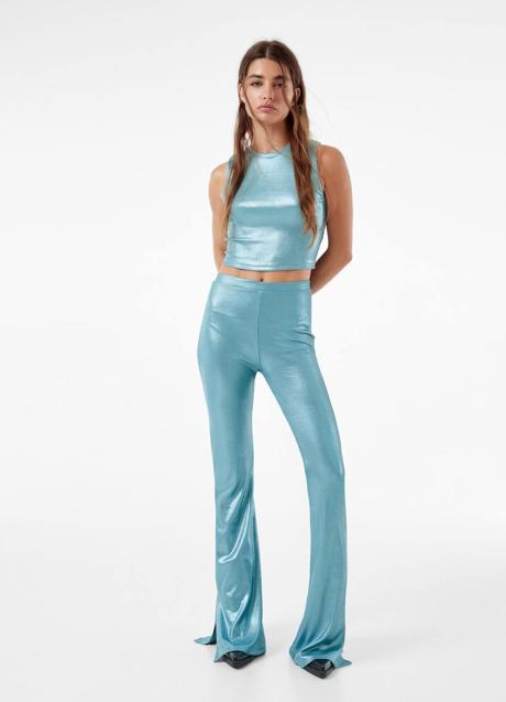 Pantalones flare metalizados en azul