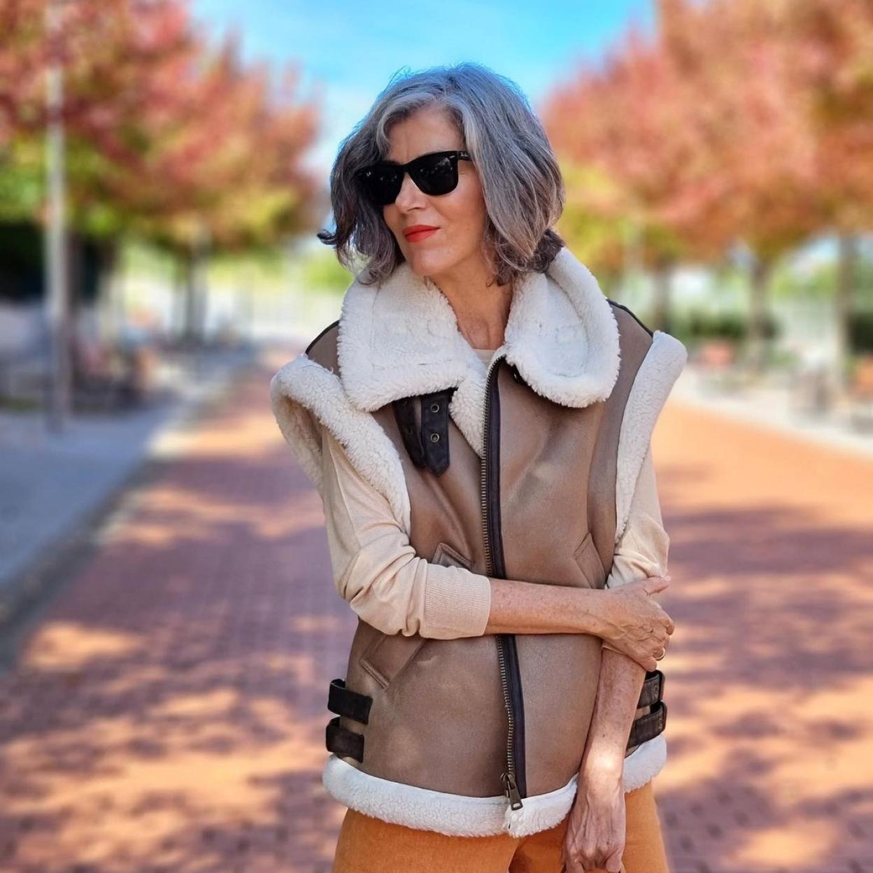 El chaleco de Zara con borreguillo que rejuvenece a los 50 | Mujer Hoy