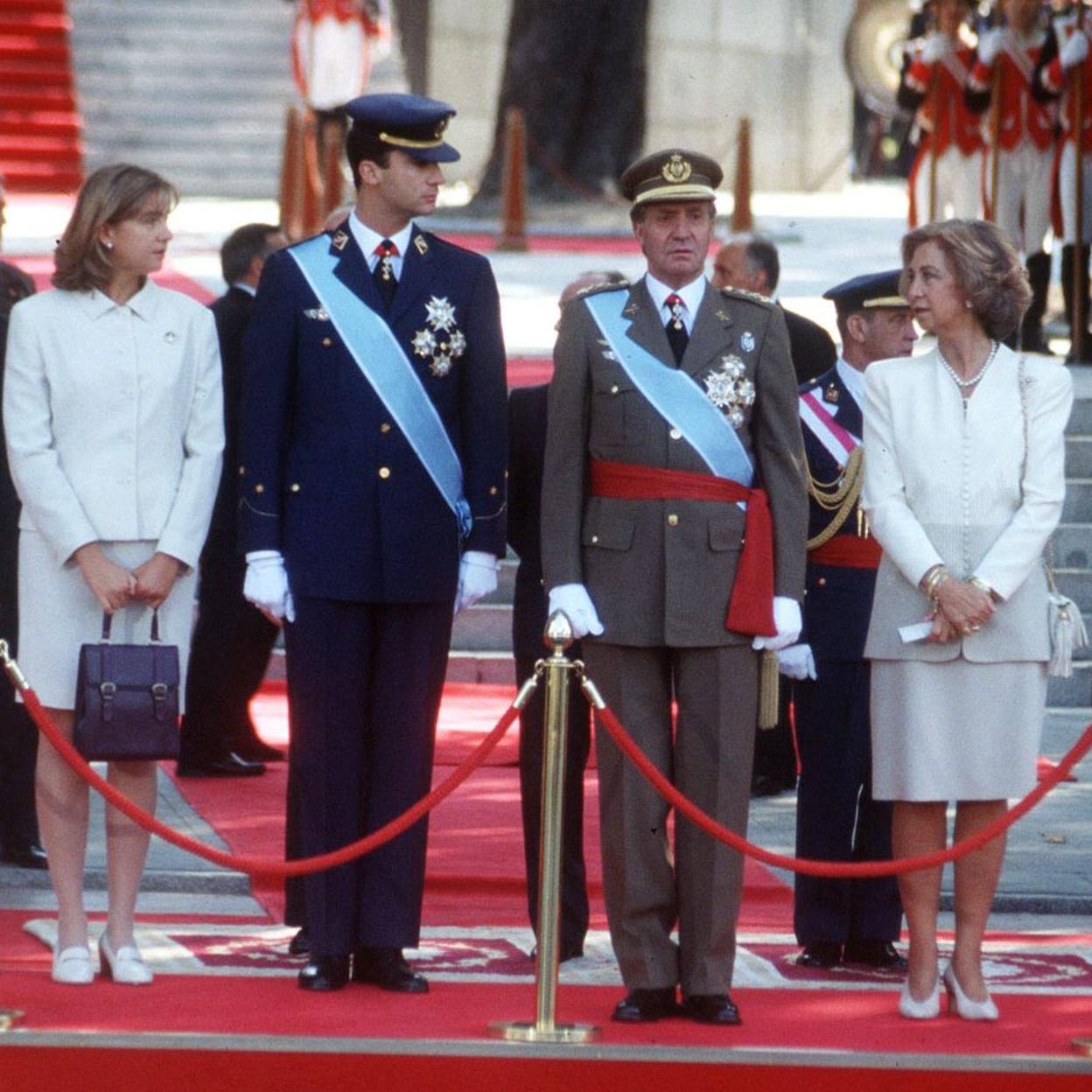 La familia real en el desfile del 12 de octubre de 1996/gtres