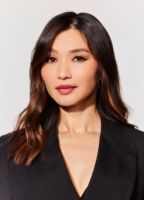 El look de belleza de Gemma Chan para el desfile de la Semana de la Moda de París.