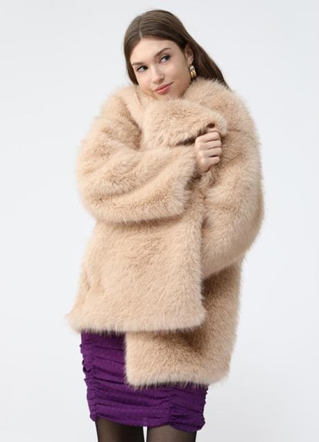 MODA: Este es el abrigo de pelo viral de de 40 que todo el mundo busca en tienda | Mujer Hoy