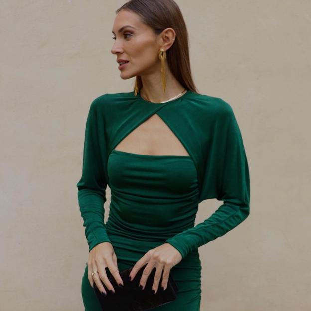 El espectacular vestido de invitada de Sfera que es tendencia, sienta de maravilla y es perfecto para invierno