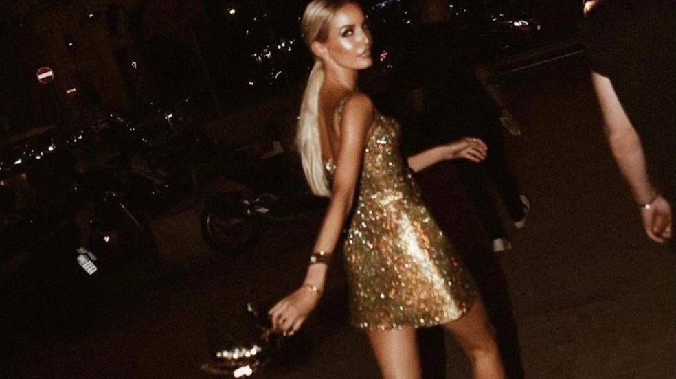 Los vestidos de fiesta dorados más glamurosos con los que estarás radiante en Nochevieja