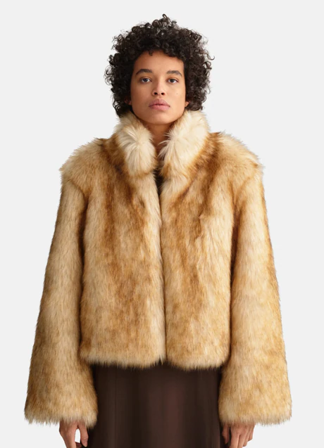 MODA: Este es el abrigo de pelo viral de Lefties de 40 euros que todo el  mundo busca en tienda
