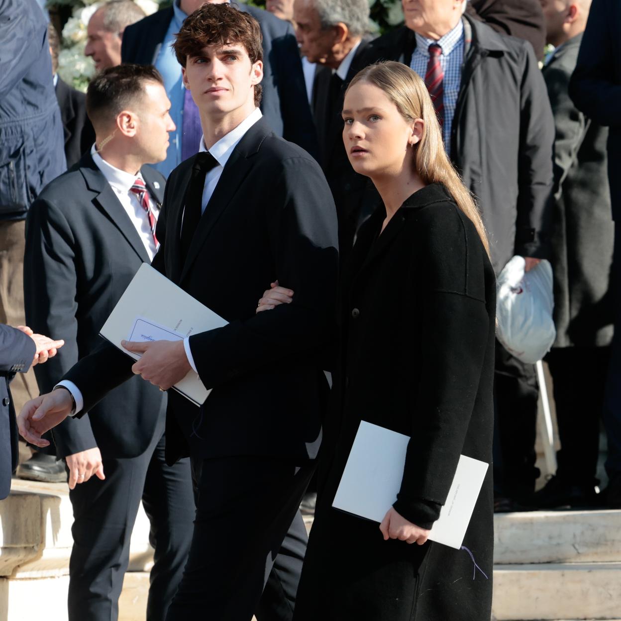 Irene y Pablo Urdangarin llamaron la atención en el funeral de Constantino de Grecia en Atenas por su evidente belleza física. Les han apodado 'los Casiraghi' de la familia real española. /gtres