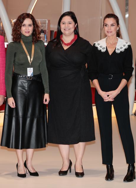 Isabel Díaz Ayuso y la reina Letizia en FITUR. / GTRES