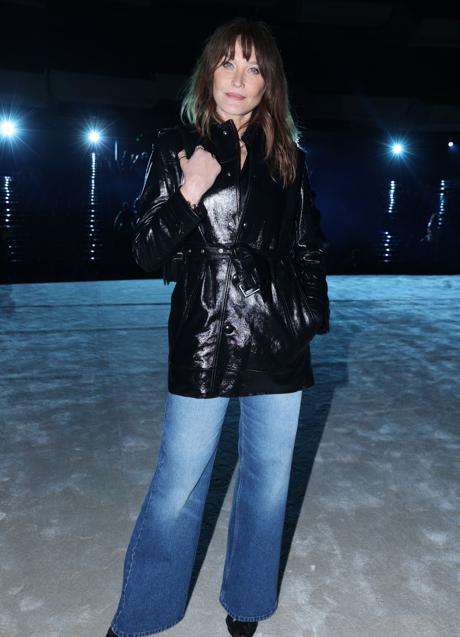 Carla Bruni en el front row de la Semana de la Moda de París. Foto: Gtres.