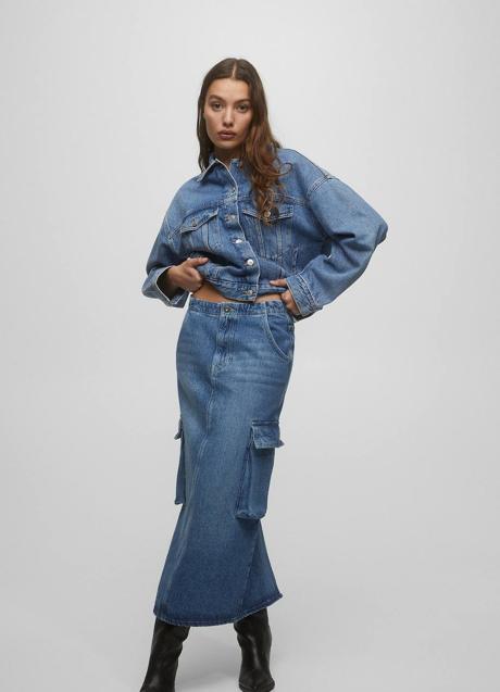 Falda denim larga tipo cargo