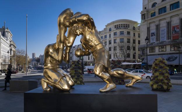 Escultura de Yann Leto, situada en Gran Vía con calle Alcalá, en Madrid.