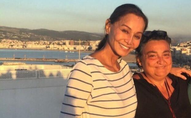 Isabel Preysler y Elena Benarroch en su viaje de amigas en Tánger