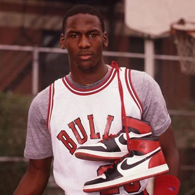 Cómo nacieron las zapatillas Nike Air Jordan que hicieron multimillonario al mejor jugador de baloncesto de la historia