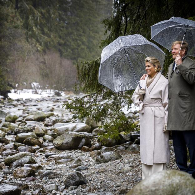 Máxima y Guillermo, extasiados en los bosques de Tatra..