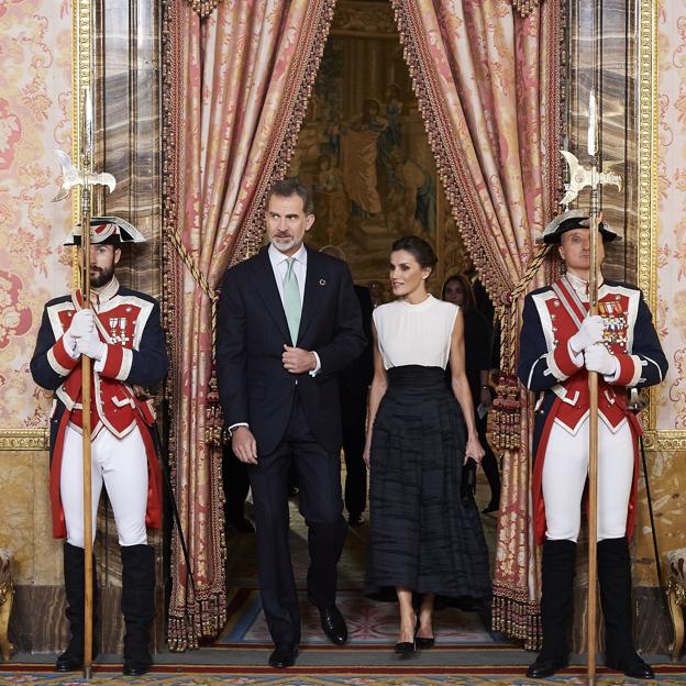 Los reyes Felipe VI y Letizia solo hacen acto de presencia en el Palacio Real cuando así lo indica su agenda oficial: es sede de recepciones, banquetes y ceremonias. 